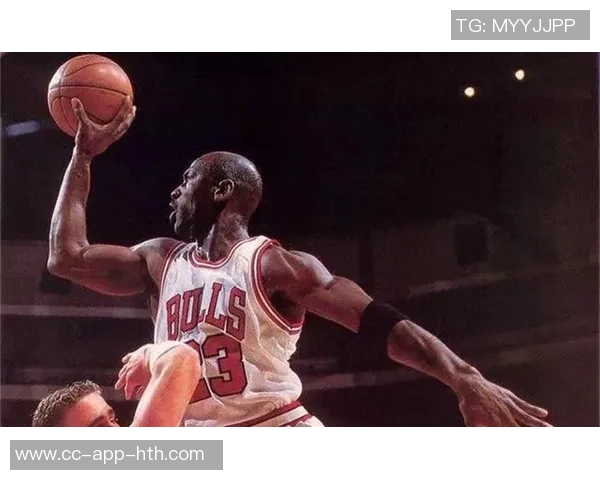 34年前的今天乔丹罚球线惊艳穆大叔闭眼罚球完美入网瞬间 34年前的今天乔丹罚球线惊艳穆大叔闭眼罚球完美入网瞬间